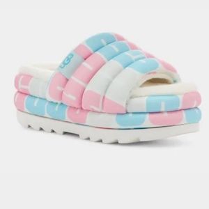 Size 8 UGG Pride Slide Pride Logo